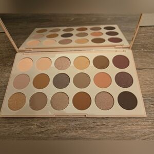 Morphe 18T Truth Or Bare Eyeshadow Palette
